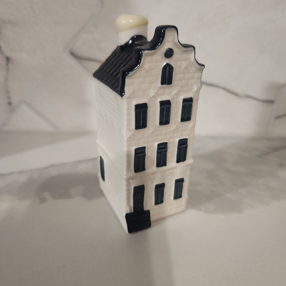Bols KLM 45 Delft Blue House Amsterdam Collectible Miniature
